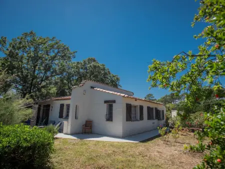 Maison avec piscine privée et jardin de 1300 m² à Roquebrune-sur-Argens : photo 32