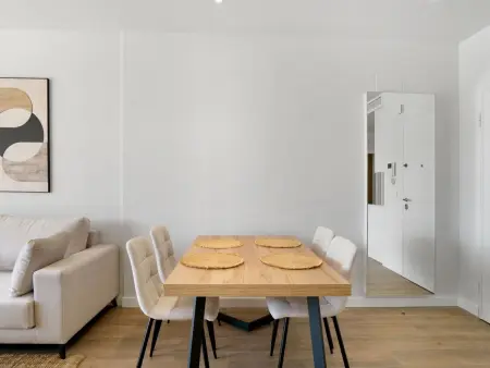 Ema Residencial 63 – Apt 84m² avec terrasse vue piscine : photo 8