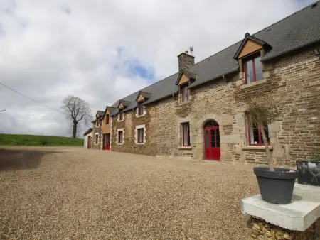 Grande maison 5 chambres à la campagne, animaux admis, parking, internet inclus, proche Mont St-Michel - Photo 17