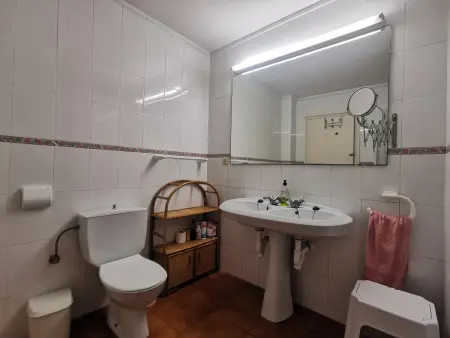 Maison spacieuse à Llançà pour 10 pers, proche plage avec terrasse panoramique - Photo 9