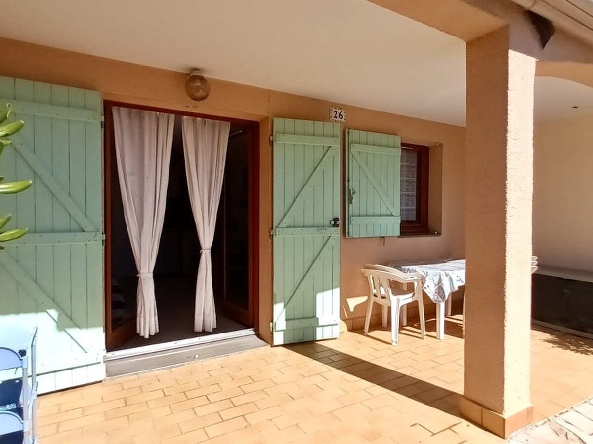2P rez-de-jardin avec piscine à Cavalaire-sur-Mer - Photo 2