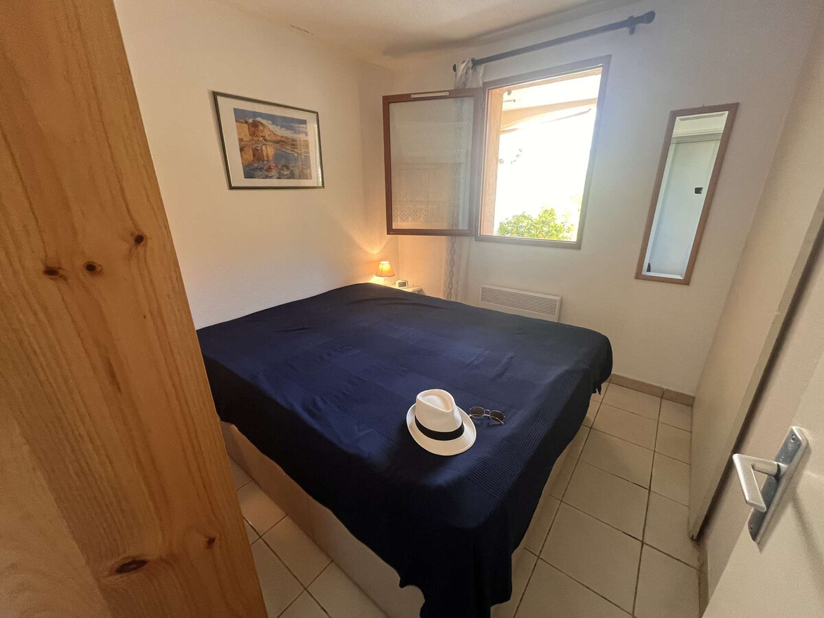 2P rez-de-jardin avec piscine à Cavalaire-sur-Mer - Photo 8