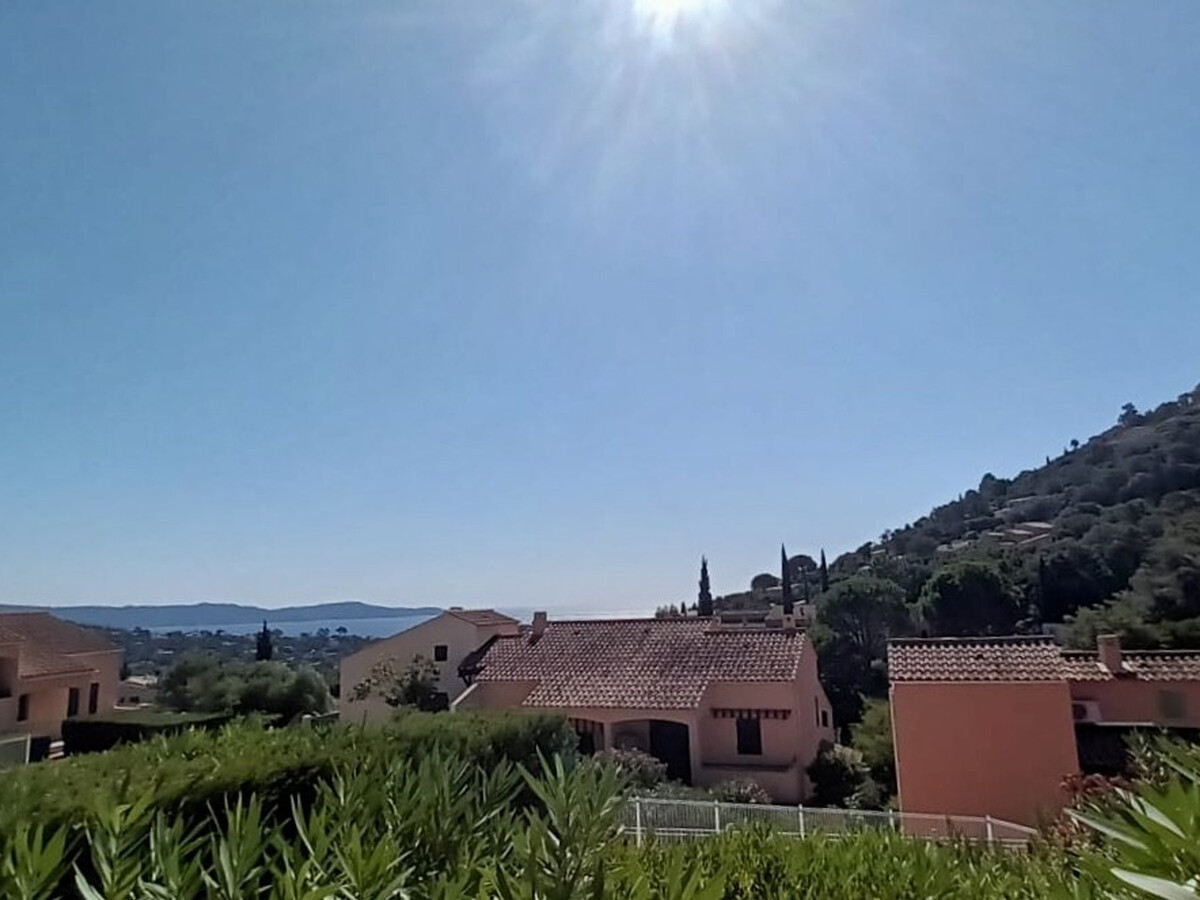 2P rez-de-jardin avec piscine à Cavalaire-sur-Mer - Photo 12