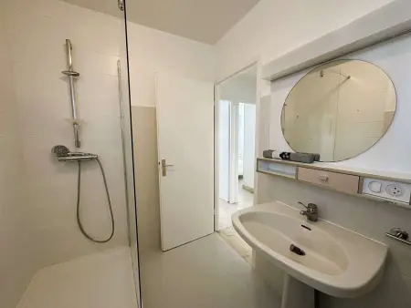 Appartement vue océan direct plage à La Forêt-Fouesnant : photo 13