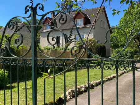 Gîte 6 chambres en village avec parking fermé - Photo 1