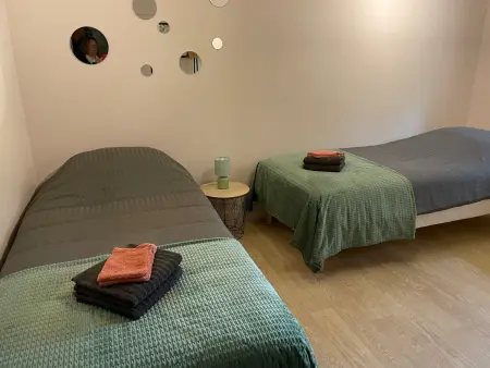 Gîte 6 chambres en village avec parking fermé - Photo 13
