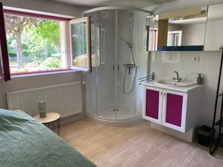 Gîte 6 chambres en village avec parking fermé - Photo 14