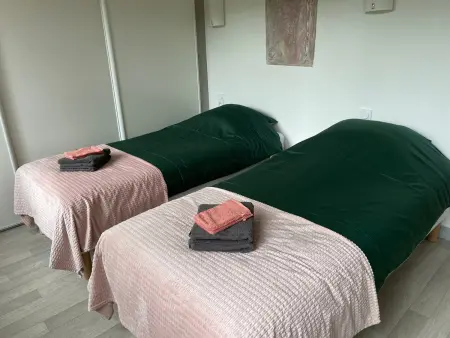 Gîte 6 chambres en village avec parking fermé - Photo 15