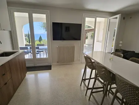 Rez-de-villa 2 ch, piscine chauffée et vue mer aux Issambres - Photo 2