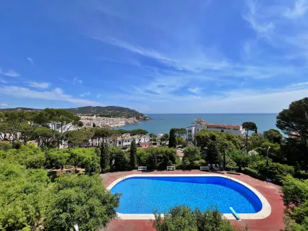 Location appartement à Calella de Palafrugell, Apartamento con vistas al mar, piscina y aparcamiento en Sant Roc  Calella de Palafrugell