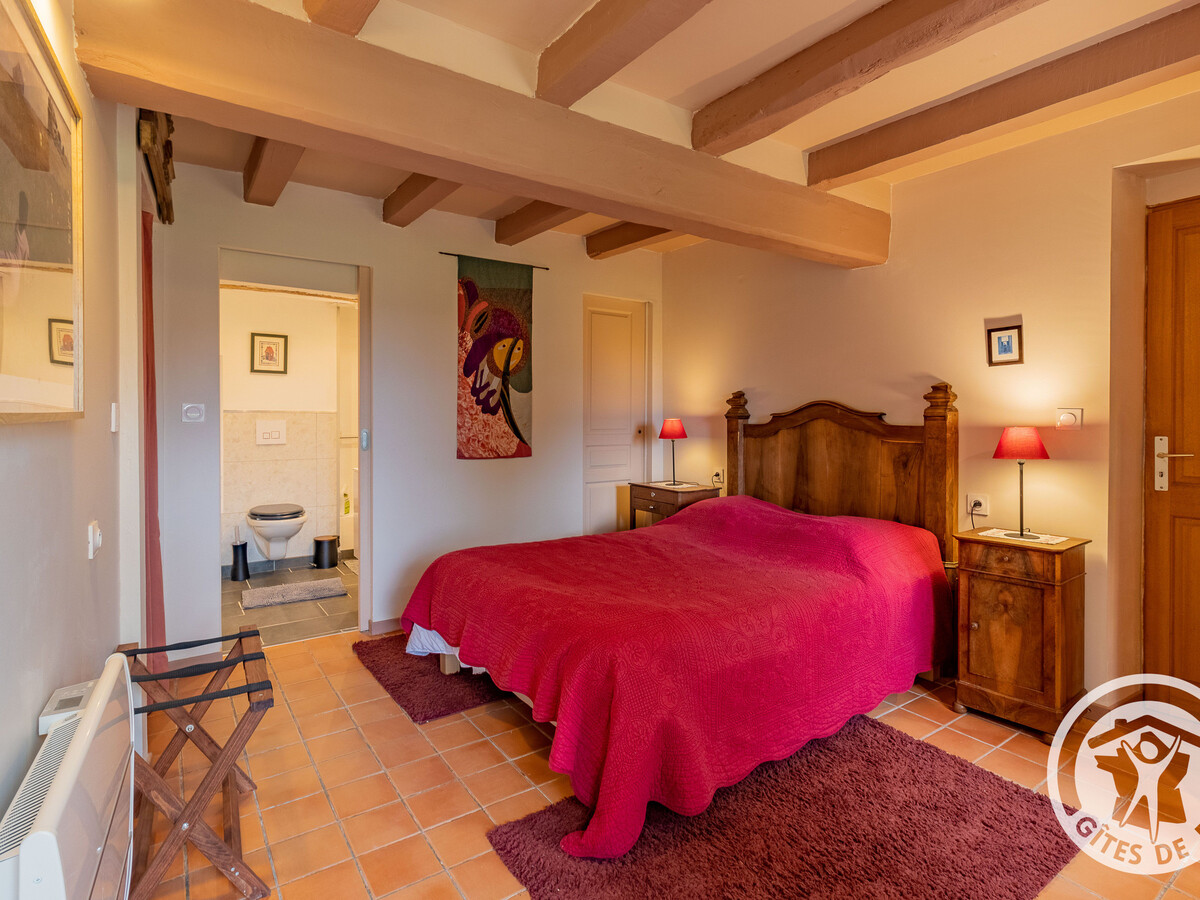 Gîte en pierre avec jardin 250m² et vue campagne, Montilliers - Photo 5