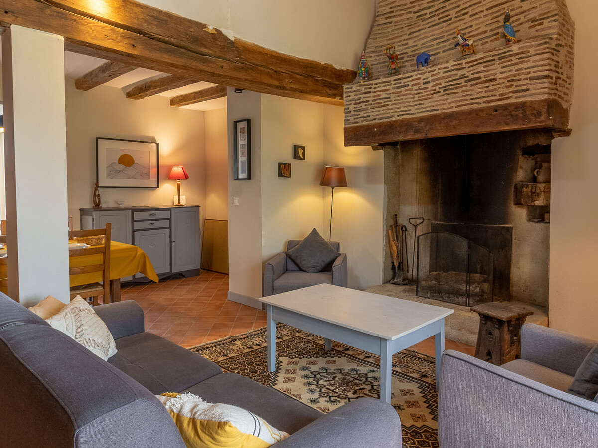Gîte en pierre avec jardin 250m² et vue campagne, Montilliers - Photo 12