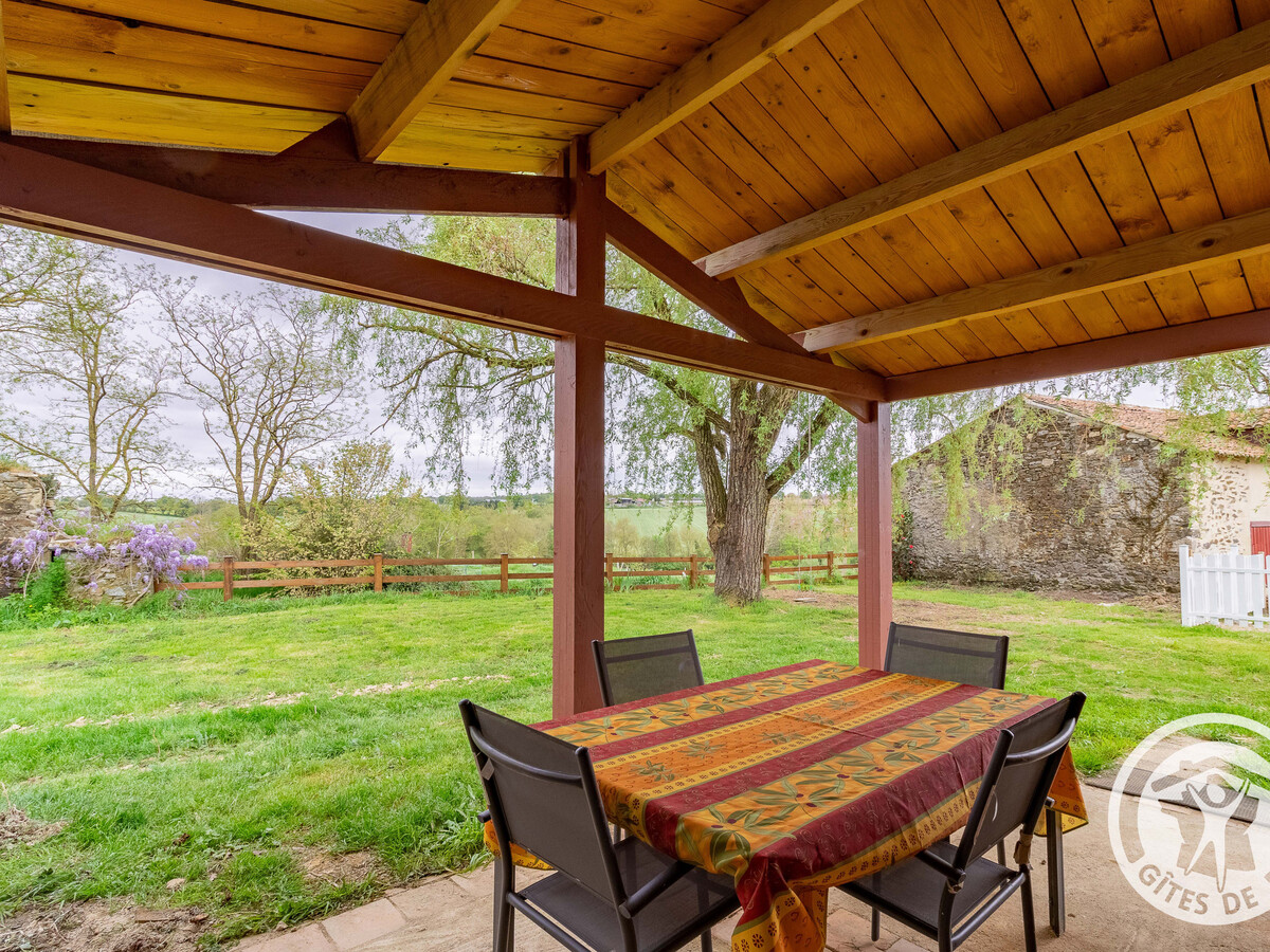 Gîte en pierre avec jardin 250m² et vue campagne, Montilliers - Photo 16