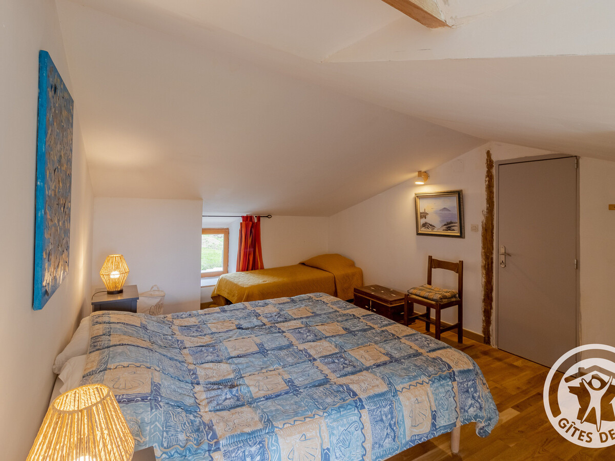 Gîte en pierre avec jardin 250m² et vue campagne, Montilliers - Photo 23