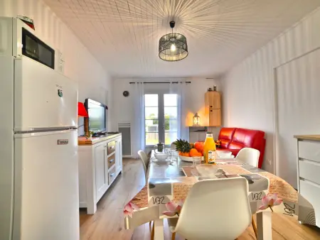 Maison Les Cariatides – plage à 100 m, piscine commune : photo 6