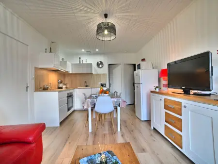 Maison Les Cariatides – plage à 100 m, piscine commune : photo 7