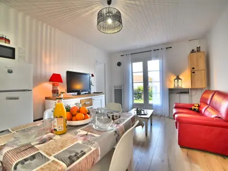 Maison Les Cariatides – plage à 100 m, piscine commune : photo 8