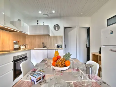 Maison Les Cariatides – plage à 100 m, piscine commune : photo 9