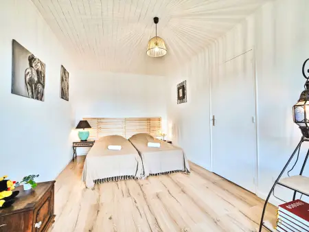Maison Les Cariatides – plage à 100 m, piscine commune : photo 12