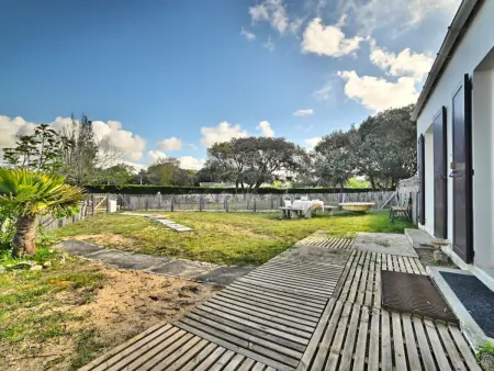 Maison Les Cariatides – plage à 100 m, piscine commune : photo 22