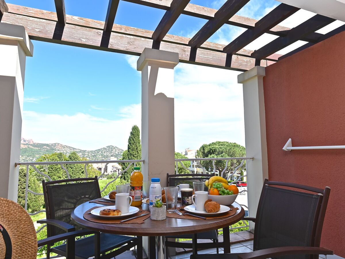 Appartement L'Esquinade rénové 2024, vue golf et montagnes - Photo 6