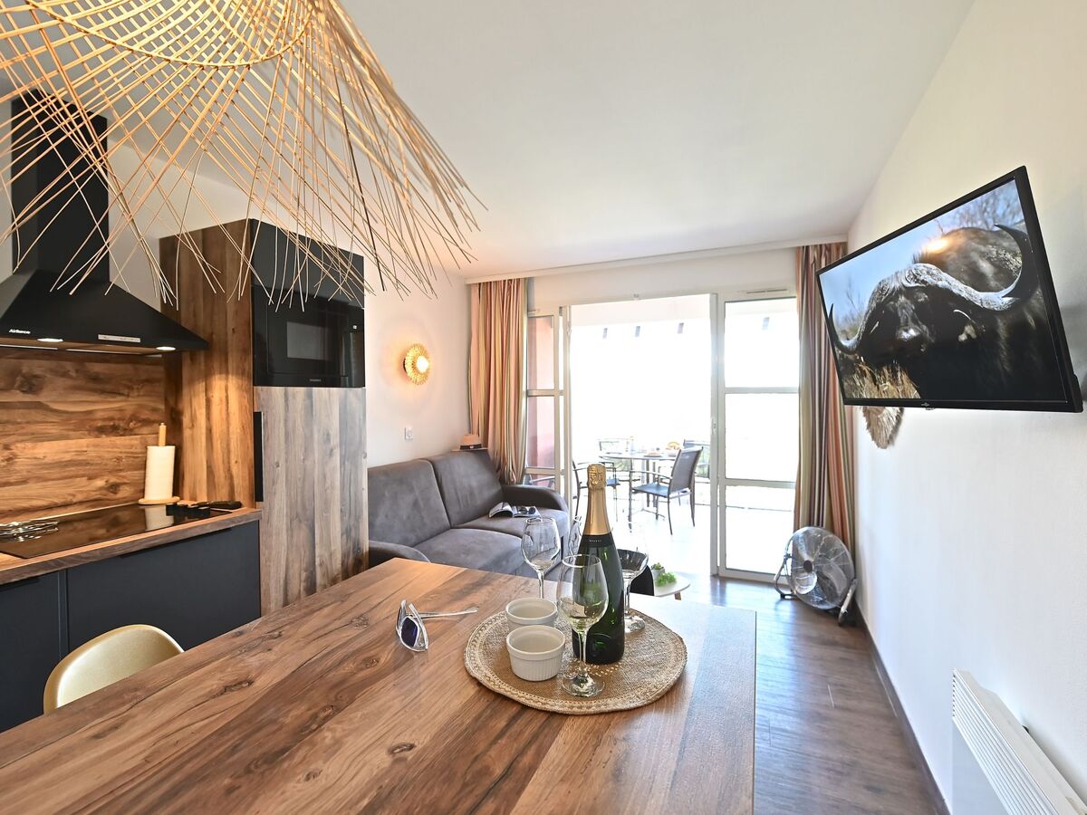 Appartement L'Esquinade rénové 2024, vue golf et montagnes - Photo 9