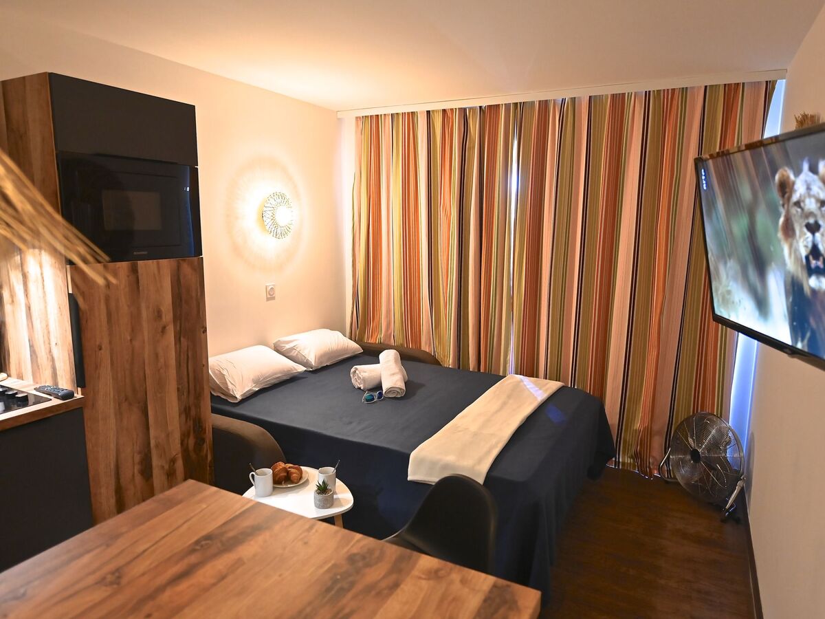 Appartement L'Esquinade rénové 2024, vue golf et montagnes - Photo 15
