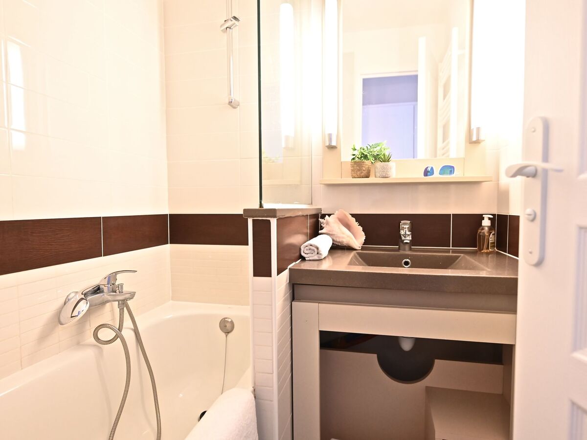 Appartement L'Esquinade rénové 2024, vue golf et montagnes - Photo 16