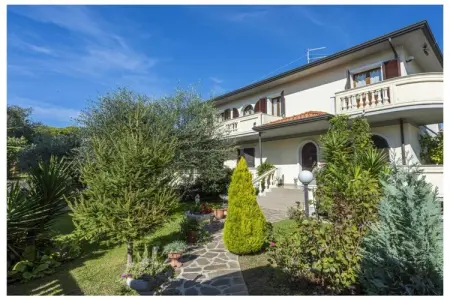 Location maison à Massa, Residenza Tirrenia Résidence de vacances confortable