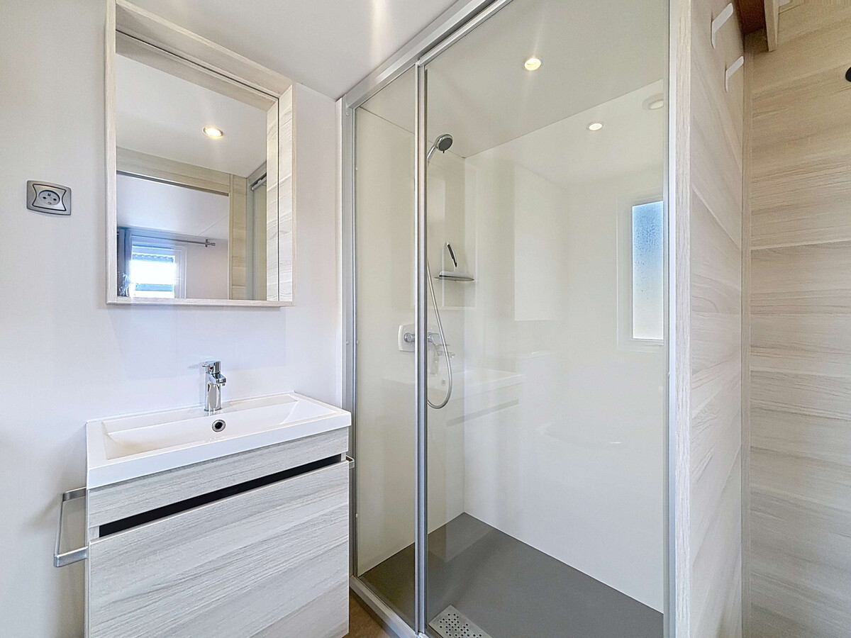 Mobil-home 6p avec terrasse couverte à 200m de la plage - Photo 9