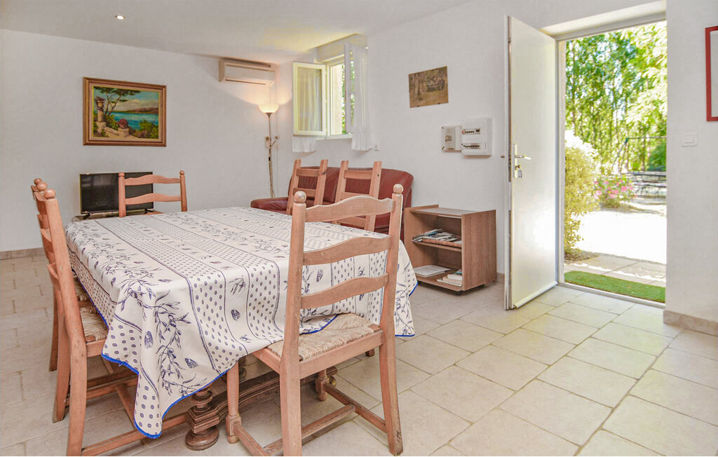 Les Piboules, appartement 6 pers. avec piscine au Sambuc - Photo 5