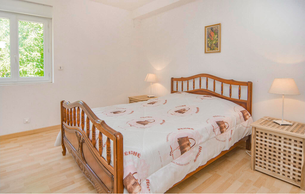 Les Piboules, appartement 6 pers. avec piscine au Sambuc - Photo 7