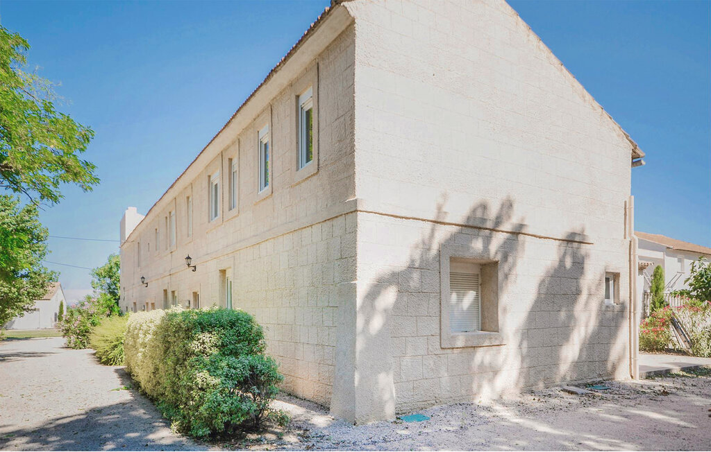 Les Piboules, appartement 6 pers. avec piscine au Sambuc - Photo 10