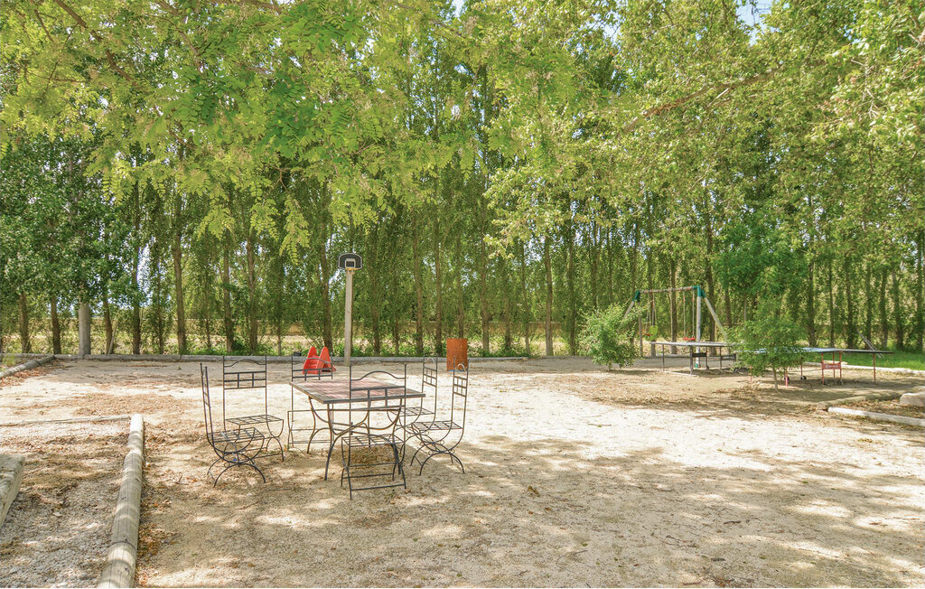 Les Piboules, appartement 6 pers. avec piscine au Sambuc - Photo 11