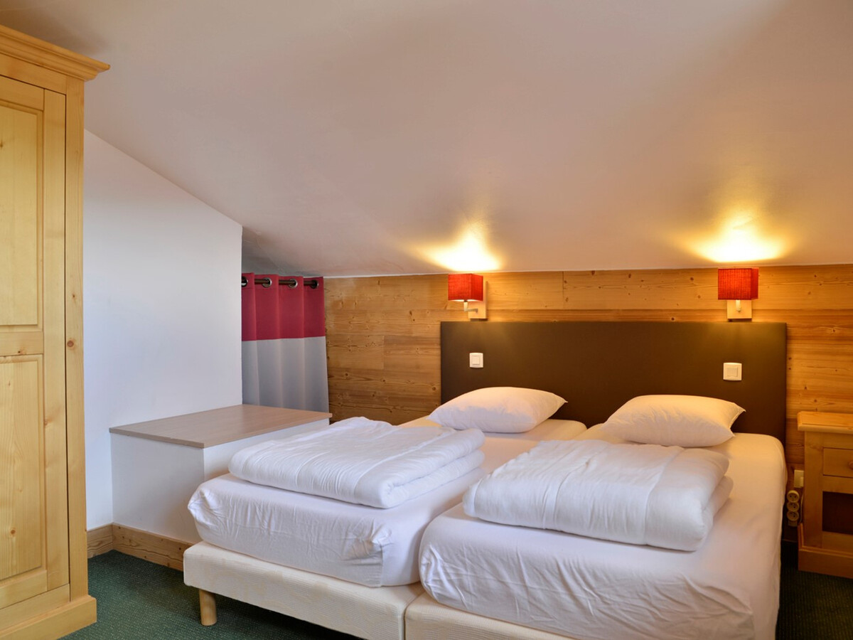Duplex 6 pers ski aux pieds · Piscine chauffée - Photo 3