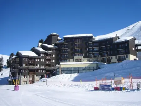 Studio 24m² ski aux pieds · Piscine chauffée : photo 7