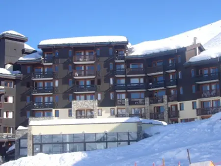 Studio 24m² ski aux pieds · Piscine chauffée : photo 8
