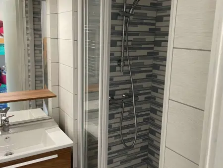T2 Cabine, 4 Pers, Piscine, Parking, Proche Mer, Appartement 4 personnes à Cap d'Agde - Photo 4