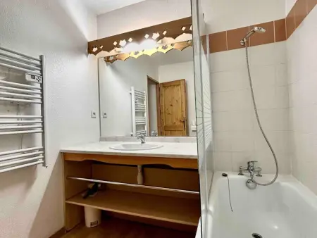 Appartement 28 m² avec terrasse, parking et piscine : photo 4