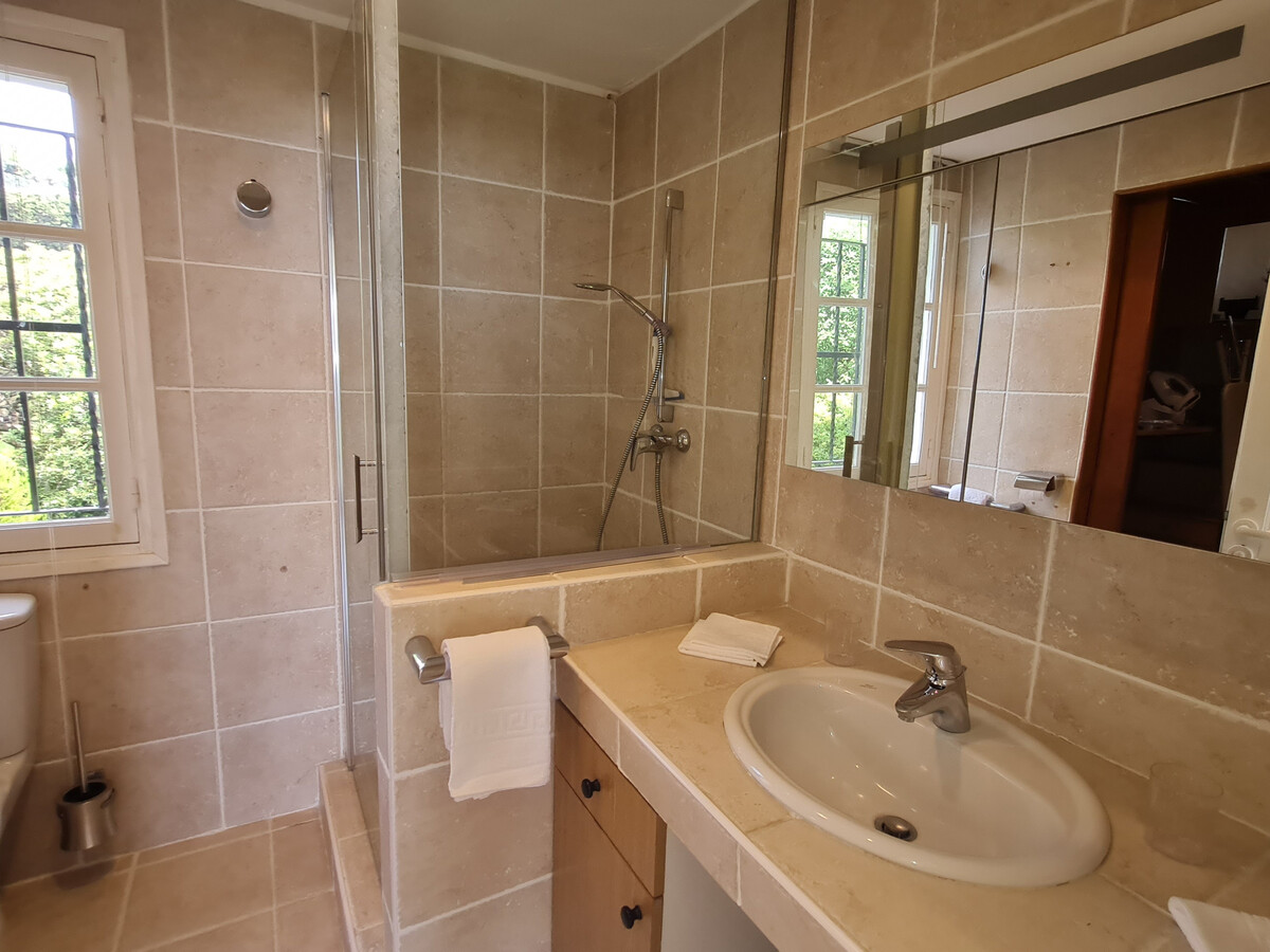 Villa 6 chambres, piscine et vue mer panoramique à Grimaud - Photo 19