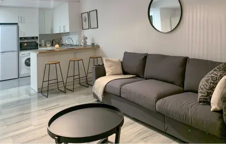 Appartement vue mer avec piscine commune à Marbella : photo 4