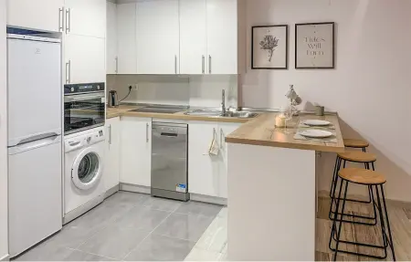 Appartement vue mer avec piscine commune à Marbella : photo 5
