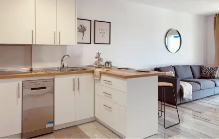 Appartement vue mer avec piscine commune à Marbella : photo 9