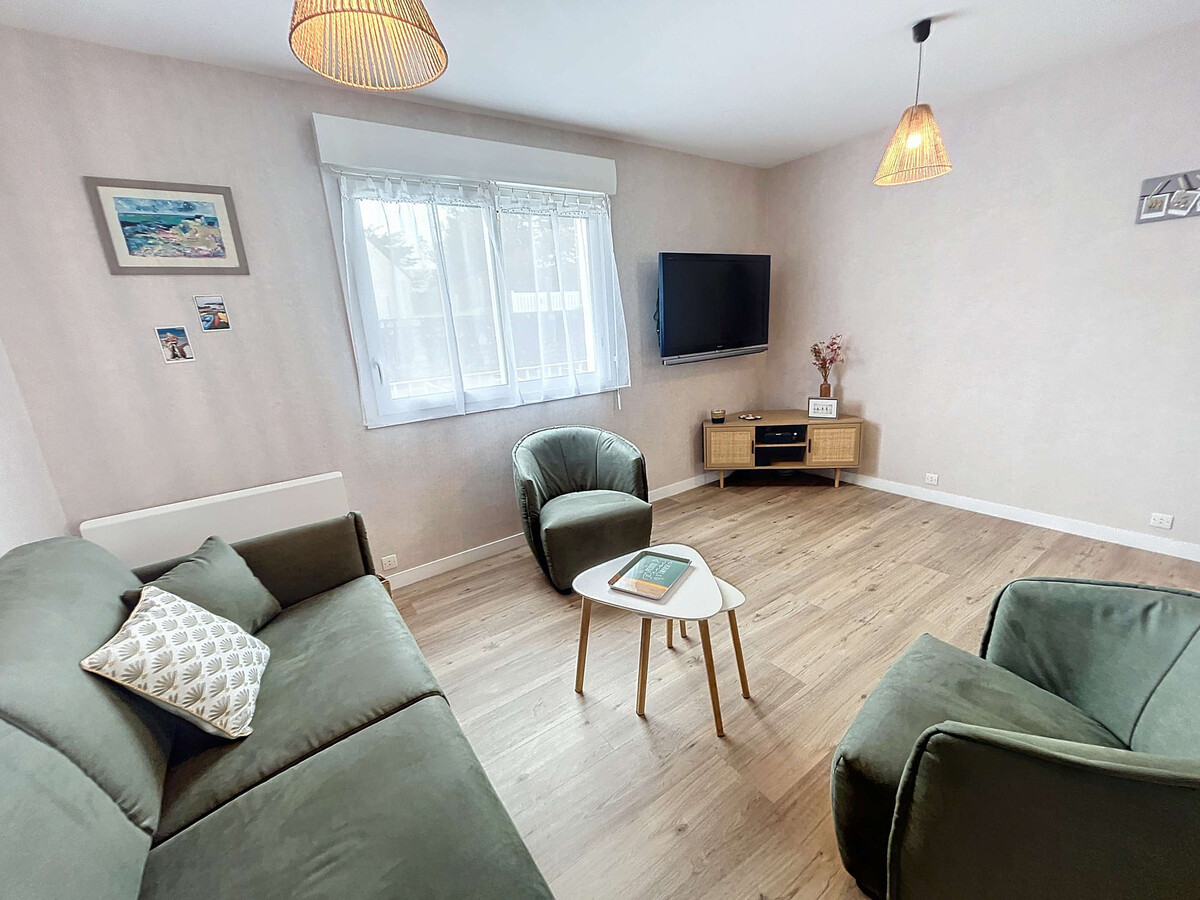 Appartement rénové 100m plage, parking privé à Jullouville - Photo 4
