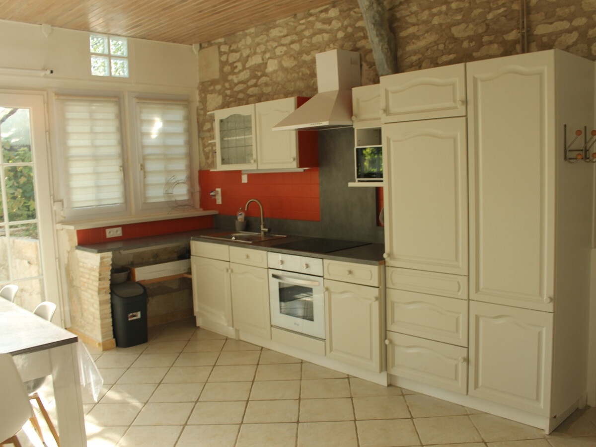 Maison 76m² centre La Roche-Posay, terrasse et jardin - Photo 4