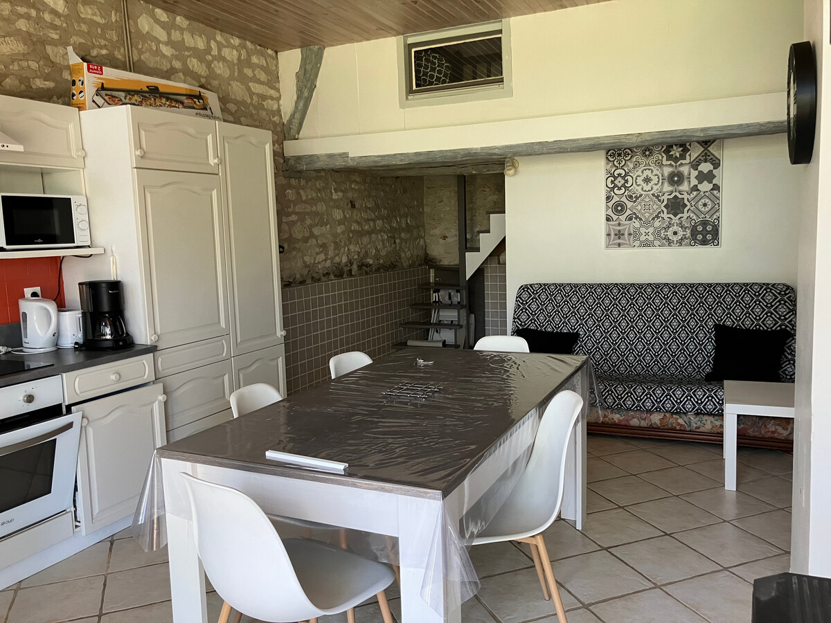 Maison 76m² centre La Roche-Posay, terrasse et jardin - Photo 11