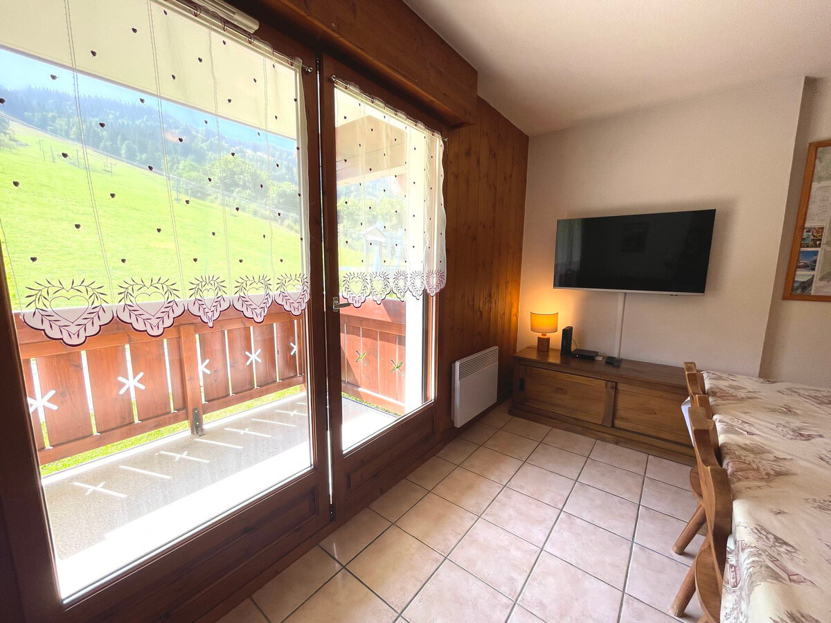 Appartement Cuisinier 2 chambres, balcon sud, pied des pistes - Photo 2