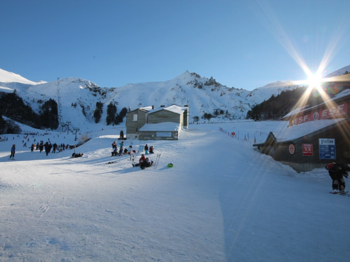T2 Mont-Dore avec balcon vue montagne et cascade - Photo 8