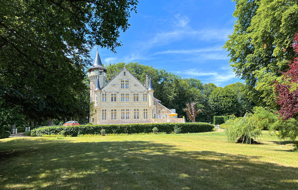 Château du 19e siècle avec piscine chauffée à Lencloître - Photo 17