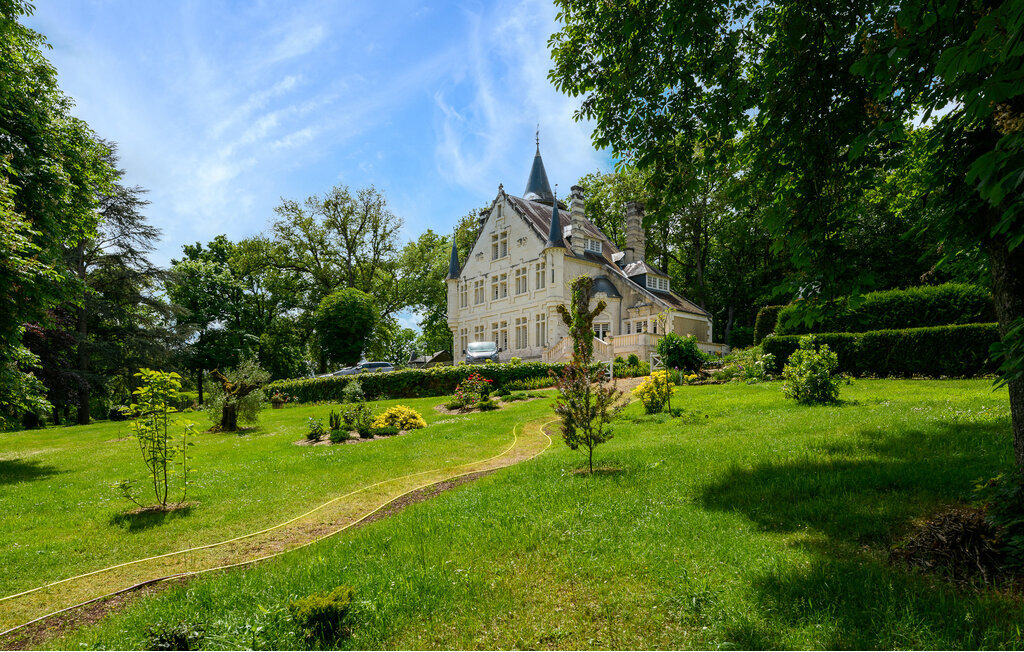 Château du 19e siècle avec piscine chauffée à Lencloître - Photo 20